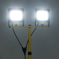 VidaXL LED-Fluter mit Stativ 2x100 W Kaltweiß - Schwarz