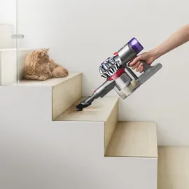 Dyson V8 silber/nickel