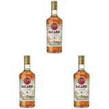 BACARDÍ Añejo 4 Jahre alter Premium Caribbean Rum, 40% Vol., 70 cl/700 ml, im Eichenfass gereifter Karibik-Rum, 4 Jahre unter karibischer Sonne gelagert, ideal als Geschenk (Packung mit 3)