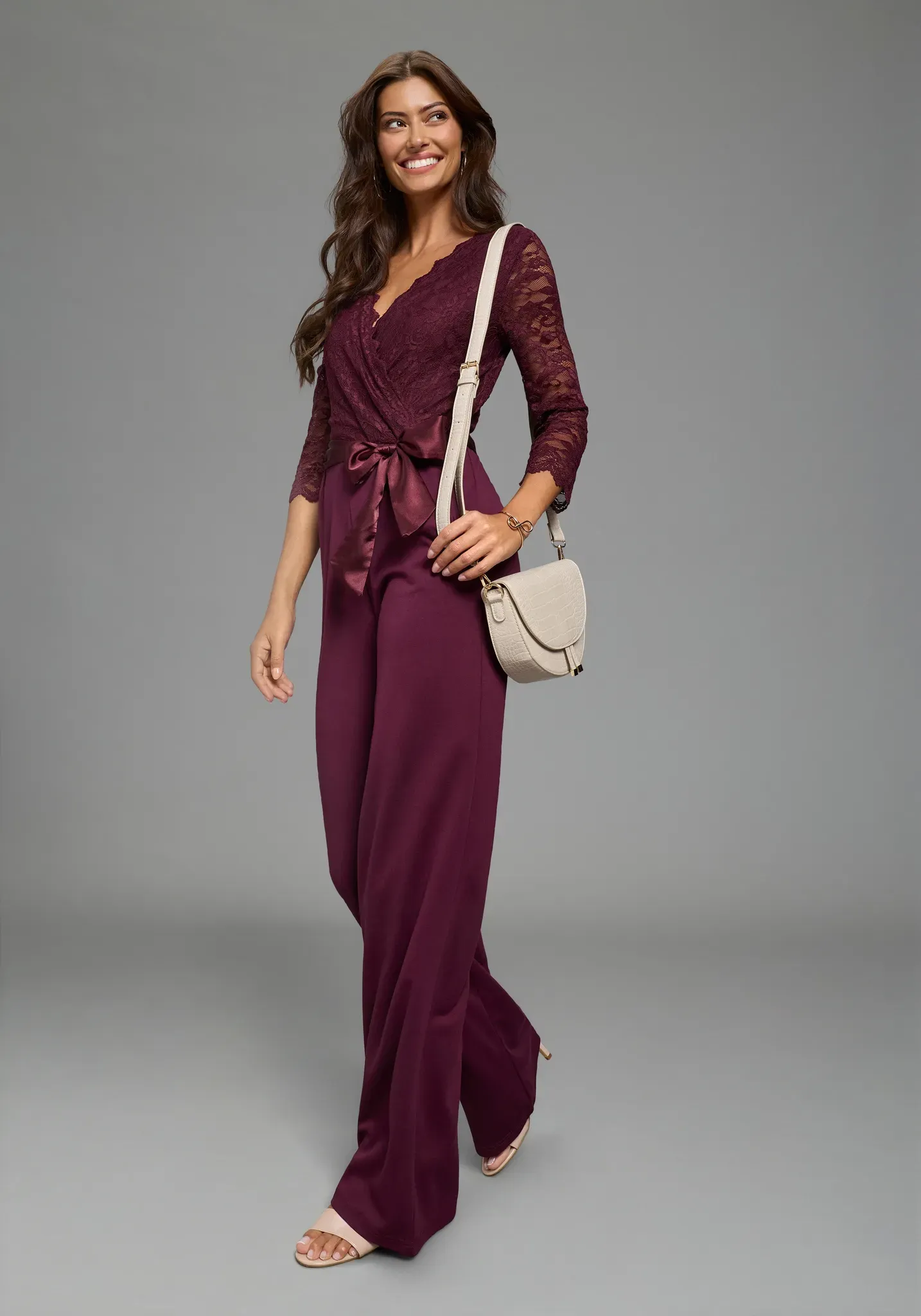 Jumpsuit LAURA SCOTT, Damen, Gr. 42, N-Gr, bordeaux, Milano Rib, Obermaterial: 70% Viskose, 25% Polyester, 5% Elasthan. Futter: 95% Viskose, 5% Elasthan. Spitze: 92% Polyamid, 8% Elasthan, leicht transparent, unifarben, figurbetont lang, V-Ausschnitt, Overalls Jumpsuit, mit Spitzenoberteil und Satin-Bindegürtel