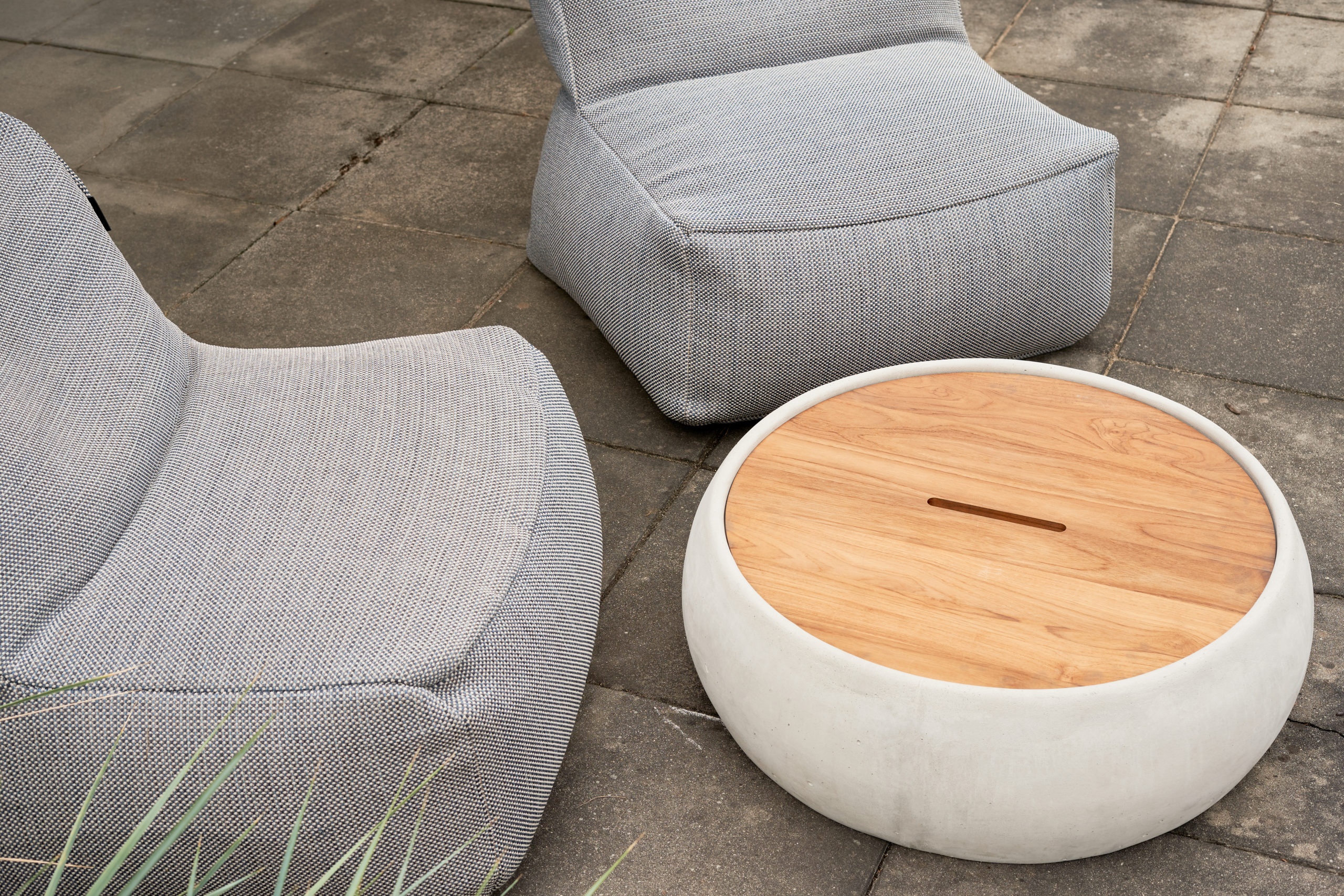 Beton-Gartentisch Pilo Indoor - Outdoor