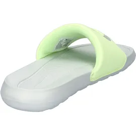 Nike Victori One Damen Light Silver / Light Silver / Barely Volt 40,5