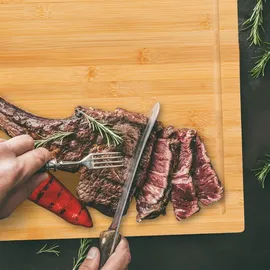 Relaxdays Schneidebrett Bambus, 2er Set, rutschfest, Saftrille, XXL Küchenbrett, HxBxT: 5 x 52 x 29 cm, Hackbrett, natur