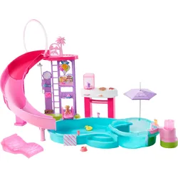 Barbie Traumpool Spielset mit Rutsche und schäumendem Whirlpool sowie über 20 Zubehörteilen wie Haustier, Schwimmringe und mehr