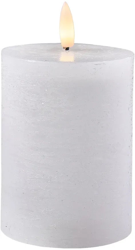 LED Echtwachskerze D7,5H10cm 2xAA Batterien mit Timer  - weiß