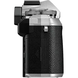 OM System OM-5 silber