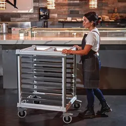 Cambro Camshelving® GN 2/1 Transportwagen, niedrige Ausführung, fasst 18x GN -Behälter 1/1-6,5 cm tief, 1 Stück im Karton - UGNPR21H18480