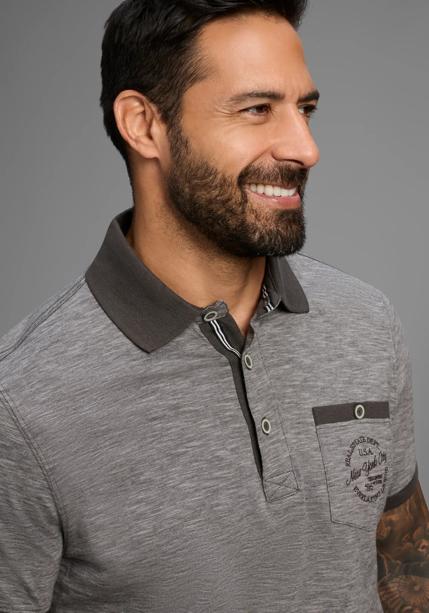 Poloshirt MAN'S WORLD, Herren, Gr. 4XL (68/70), schwarz (anthra melange), Single Jersey, Obermaterial: 100% Baumwolle, meliert, regular fit, Rundhals, Rippbündchen kontrastfarben, Shirts, Kurzarm, Regular Fit, melierte Struktur, Rundhalsausschnitt, Topseller