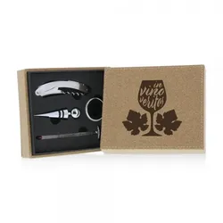 Lasergravierte Korkbox mit 4-teiligem Weinset "in vino veritas"