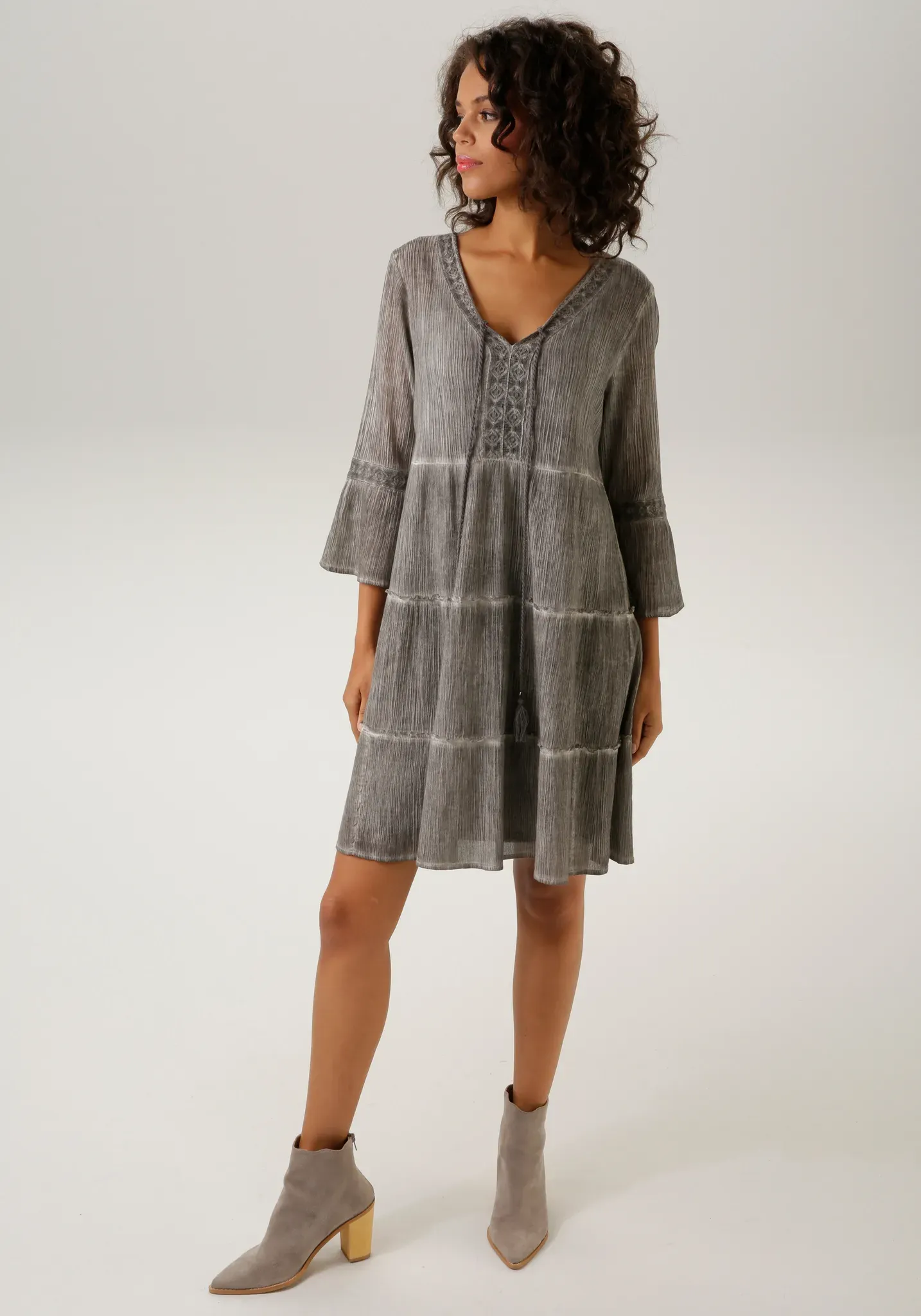 Tunikakleid ANISTON CASUAL, Damen, Gr. 36, N-Gr, grau, Crêpe, Obermaterial: 100% Baumwolle. Futter: 100% Polyester, Abriebeffekte, Strukturmuster, lässig geschnitten kniefrei, V-Ausschnitt, Trompetenärmel, Kleider, mit aufwändiger Spitzenverzierung, Topseller
