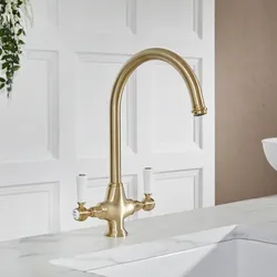 Traditionelle Küchenarmatur – inkl. schwenkbarem Hahn (geschwungen) - satiniertes Gold – Elizabeth