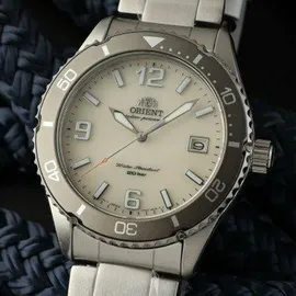 Orient Mako 40 Solar Edelstahl 40 mm RA-WJ0003S10B