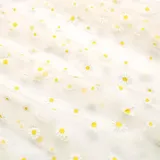 Vayliro 1m x 150cm Gänseblümchen Blumen Print Stoff Tüllstoff Weich Netzgewebe Meterware Tülldekoration Dekostoff für DIY Nähen Handwerk Haarschmuck Tutu Hochzeitskleid Heimdekoration,Creme