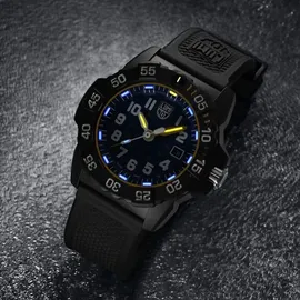 Luminox Navy Seal Foundation Kautschuk 45 mm XS.3503.NSF