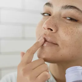 Florence By Mills Pout Party Coffee Lip Scurb 15 g)