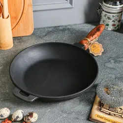 MAYSTERNYA Bratpfanne aus Gusseisen – ø 24 x 4 cm – Gusseisenpfanne für alle Wärmequellen – Holzgriff – PFAS-frei – Schwarz