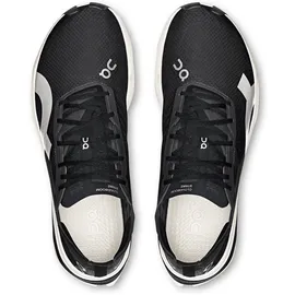 On Cloudboom Strike Herren Black / White 45