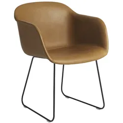 Muuto Fiber Armchair, sled base, refine leder cognac / schwarz