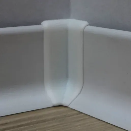 Eck Für Sockel Profil-EU Weiß, PVC, Kantenhöhe 40 mm, SKPVCVNIR2BI