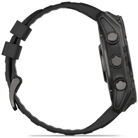 Garmin fenix 8 AMOLED 51 mm sapphire, schwarz / carbongrau DLC Titan mit QuickFit Silikon-Armband 26 mm