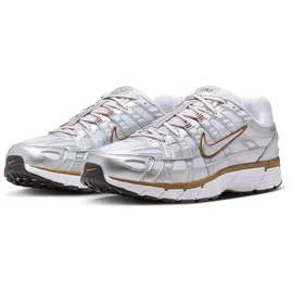 Nike P-6000 Damen White/Metallic Silver/Light British Tan 40