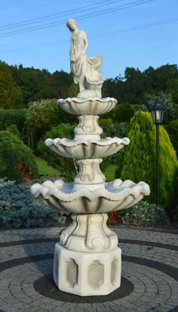 Casa Padrino Barock Springbrunnen Grau / Weiß Ø 89 x H. 180 cm - Prunkvoller Gartenbrunnen im Barockstil - Runder Gartendeko Stein Brunnen - Barock Garten Deko Accessoires