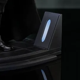 DIAMOND SELECT TOYS Diamond Star Wars: Premier Collection: The Mandalorian - Luke Skywalker and Grogu Statue (1/7) (FEB222120)