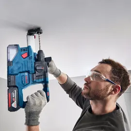 Bosch GBH 18V-22 Professional inkl. 2 x 4,0 Ah + L-Boxx + Absaugeinheit