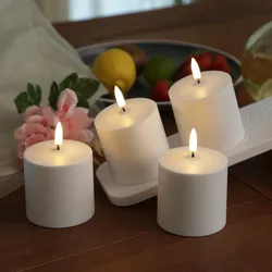 LED Kerzen - 4 wiederaufladbare LED Kerzen mit Ladestation - 6,8cm x 6,8cm - Tim...
