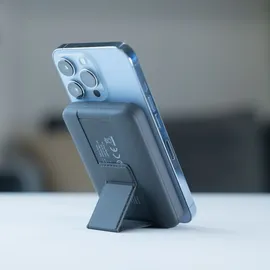 Xlayer MagFix Pro 2-in-1 Powerbank mit Standfuß 5000 mAh Schwarz