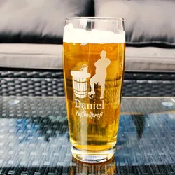 Willi Becher Bierglas Helles-Glas 0,5 l mit Eichung - Spieler mit Bierfass