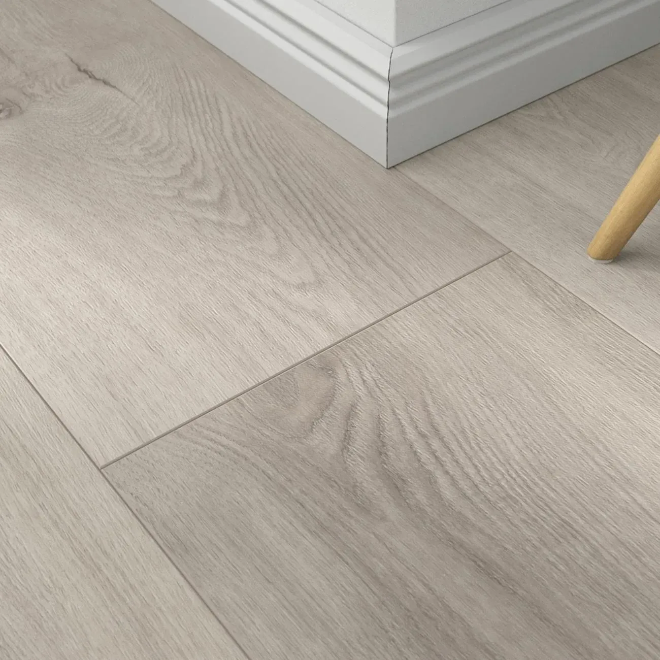 Klick-Vinyl Beletage Grey – inkl. Dämmung & Fußleisten