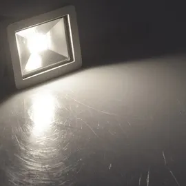 ChiliTec LED Aussenstrahler IP44 inkl. 1,5 m Kabel grau/schwarz