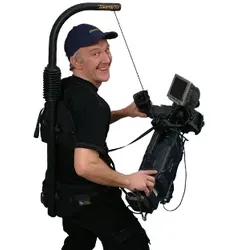 Easyrig 3 mit Gimbal-Weste über beide Schultern