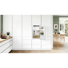 Bosch Serie 6 KIL22ADD1 Einbaukühlschrank (119 l, 874 mm hoch)