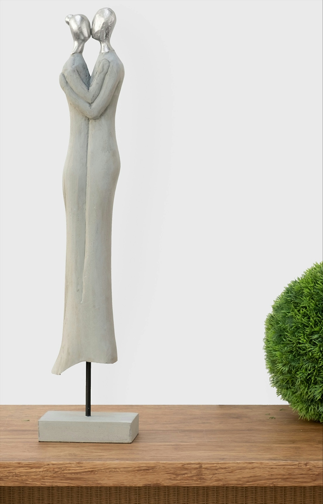 Skulptur Nähe  64,5 x 14 x 9 cm Holz Deko Figur Tischdeko