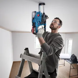 Bosch GBH 18V-22 Professional inkl. 2 x 4,0 Ah + L-Boxx + Absaugeinheit