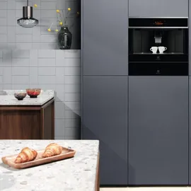 Electrolux EBC85X Einbau-Kaffeevollautomat schwarz