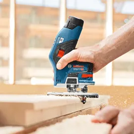 Bosch GKF 12V-8 12 V / 2x 2,0 Ah Akku + Ladegerät inkl. 2x Fräser in L-Boxx