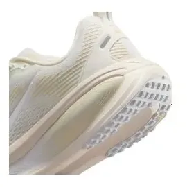 Nike Vomero 18 Damen Beige/Weiß 41