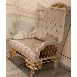 Casa Padrino Luxus Barock Wohnzimmer Sessel Gold / Creme / Gold - Handgefertigter Barockstil Sessel - Luxus Wohnzimmer Möbel im Barockstil - Barock Möbel - Edel & Prunkvoll