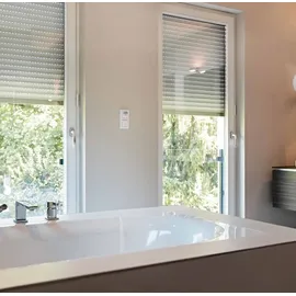 eQ-3 Homematic IP Wandthermostat mit Luftfeuchtigkeitssensor Weiß