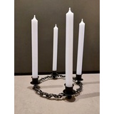 Vosteen Adventsleuchter Adventskranz modern in schwarz inkl. 4 weiße Kerzen Tischdeko Metall (5 teilig, Kerzenhalter mit 4 Kerzen), vintage Kerzenring weiß