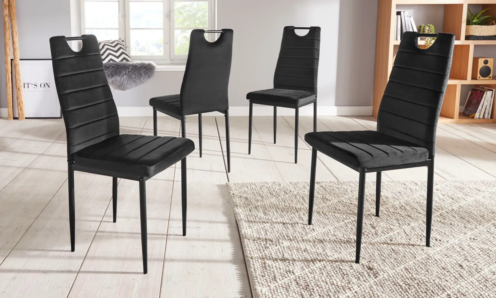 Esszimmerstuhl INOSIGN Stühle Gr. B/H/T: 48 cm x 98 cm x 53 cm, 4 St., Samtstoff, Metall, schwarz (schwarz, schwarz) Küchenstühle (2 oder 4 Stück) mit Samtbezug, Rückenlehne Griff zum Zurückziehen
