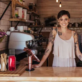 Relaxdays Wasserkaraffe Set mit Gläsern, 5-teiliges Set, 1,5 l, 200 ml, Karaffe ohne Deckel, Wassergläser, transparent