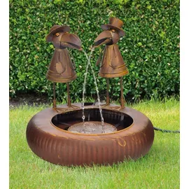 Hi Dekobrunnen mit zwei Raben