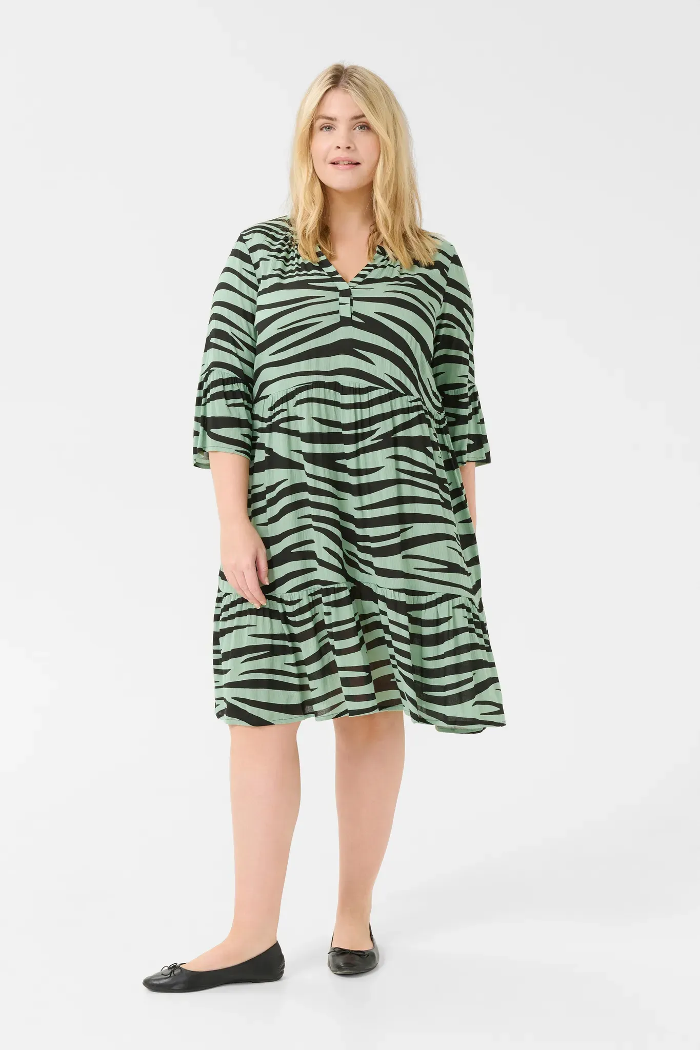 Midikleid KAFFE CURVE 