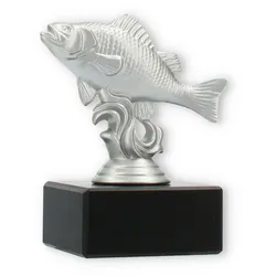 Pokal Kunststofffigur Flussbarsch silbermetallic auf schwarzem Marmorsockel 10,8cm