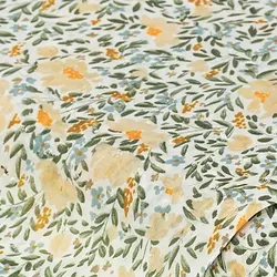 Viskose-Blusenstoff "Aquarell Blumen" mit zarten Noppen, weiß-color