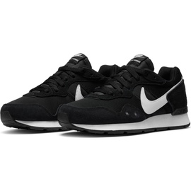 Nike Venture Runner Damen black/white/black 38